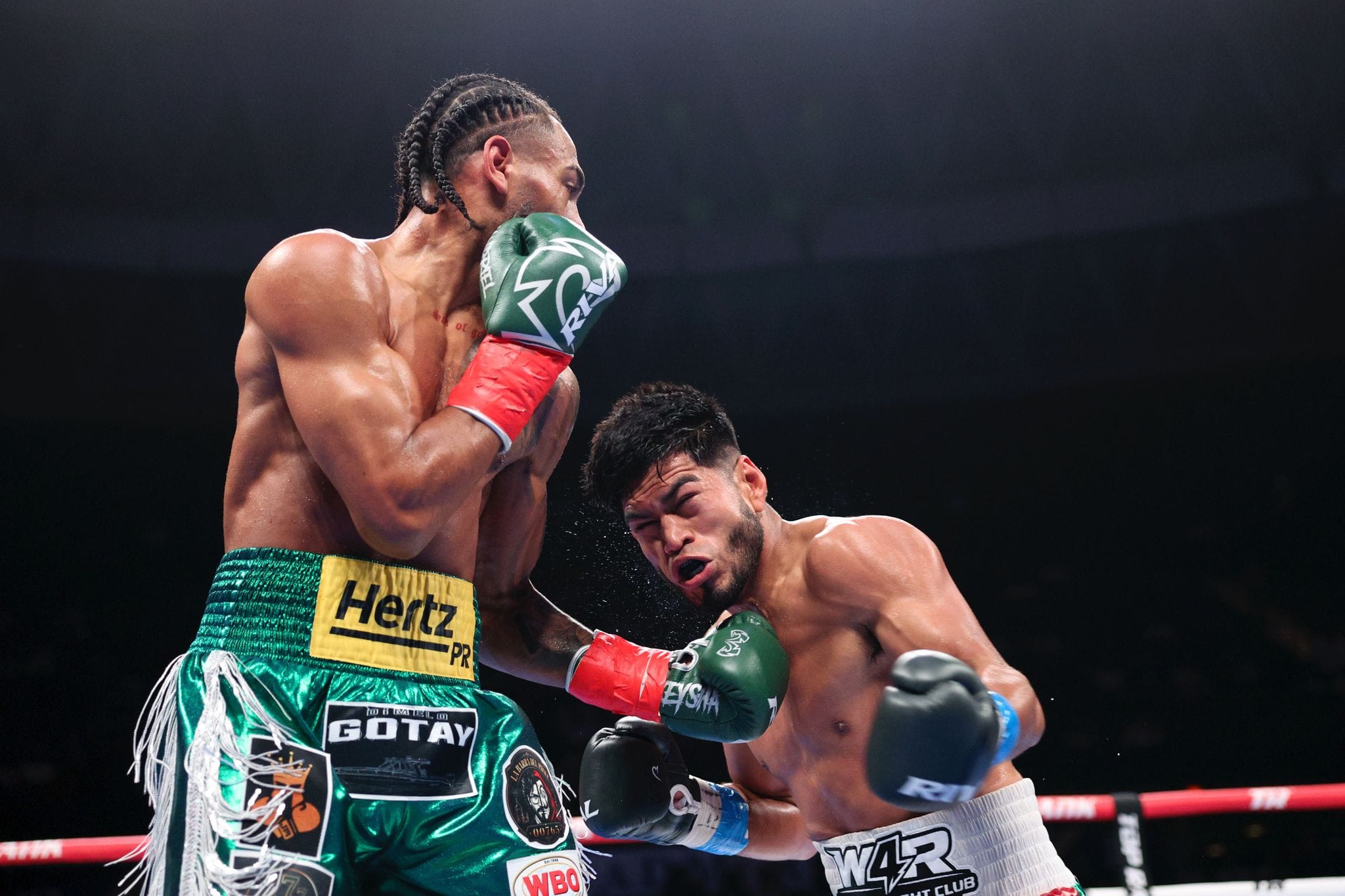 Yan Santana fight photo 3